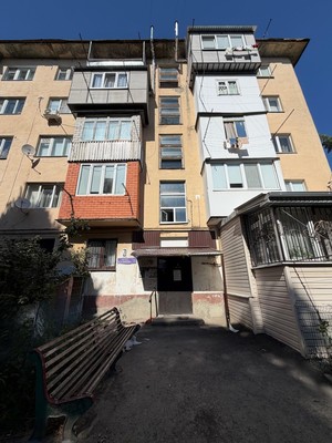 Продам трехкомнатную (3-комн.) квартиру, Кулиева пр-кт, 21, Нальчик г