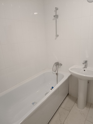 Продам трехкомнатную (3-комн.) квартиру, Парковая ул, 20, Москва г