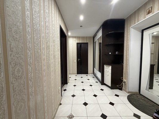 Продам двухкомнатную (2-комн.) квартиру, Брянского Фронта ул, 26, Брянск г