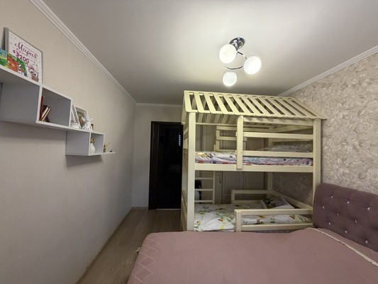Продам двухкомнатную (2-комн.) квартиру, Брянского Фронта ул, 26, Брянск г