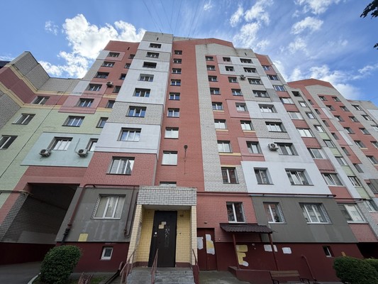 Продам двухкомнатную (2-комн.) квартиру, Брянского Фронта ул, 26, Брянск г