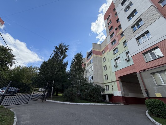 Продам двухкомнатную (2-комн.) квартиру, Брянского Фронта ул, 26, Брянск г