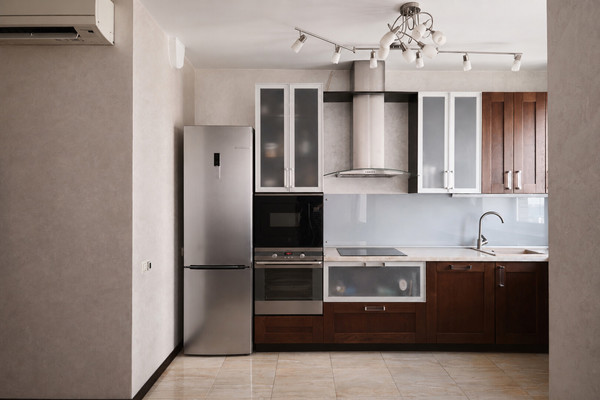 Продам трехкомнатную (3-комн.) квартиру, Адмирала Лазарева ул, 63к2, Москва г