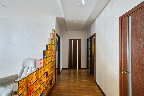 Продам трехкомнатную (3-комн.) квартиру, Адмирала Лазарева ул, 63к2, Москва г
