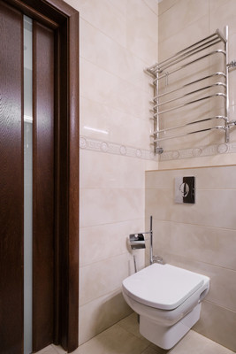 Продам трехкомнатную (3-комн.) квартиру, Адмирала Лазарева ул, 63к2, Москва г