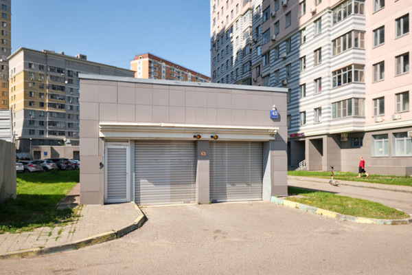 Продам трехкомнатную (3-комн.) квартиру, Адмирала Лазарева ул, 63к2, Москва г