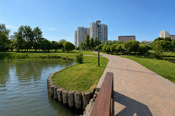 Продам трехкомнатную (3-комн.) квартиру, Адмирала Лазарева ул, 63к2, Москва г