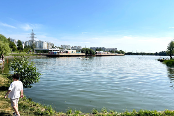 Продам трехкомнатную (3-комн.) квартиру, Адмирала Лазарева ул, 63к2, Москва г