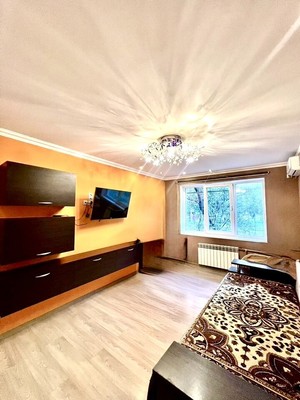 Продам двухкомнатную (2-комн.) квартиру, Лермонтова ул, 11, Симферополь г