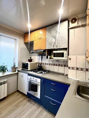 Продам двухкомнатную (2-комн.) квартиру, Лермонтова ул, 11, Симферополь г