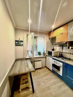 Продам двухкомнатную (2-комн.) квартиру, Лермонтова ул, 11, Симферополь г