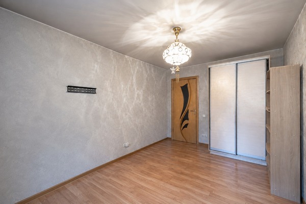 Продам трехкомнатную (3-комн.) квартиру, Рябиновая ул, 8к1, Москва г