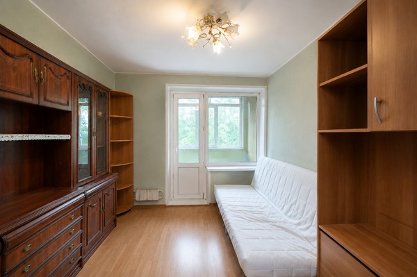 Продам трехкомнатную (3-комн.) квартиру, Рябиновая ул, 8к1, Москва г