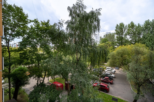 Продам трехкомнатную (3-комн.) квартиру, Рябиновая ул, 8к1, Москва г