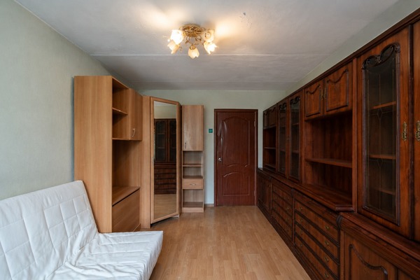 Продам трехкомнатную (3-комн.) квартиру, Рябиновая ул, 8к1, Москва г
