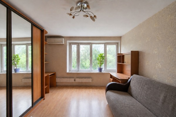 Продам трехкомнатную (3-комн.) квартиру, Рябиновая ул, 8к1, Москва г
