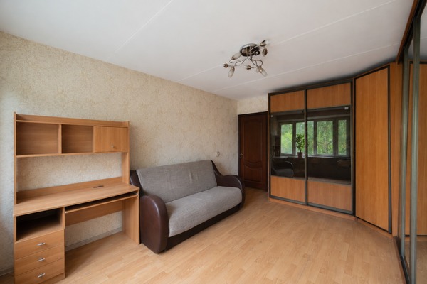 Продам трехкомнатную (3-комн.) квартиру, Рябиновая ул, 8к1, Москва г