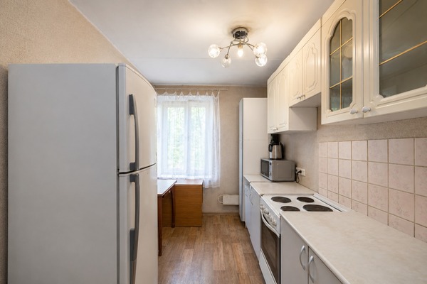 Продам трехкомнатную (3-комн.) квартиру, Рябиновая ул, 8к1, Москва г