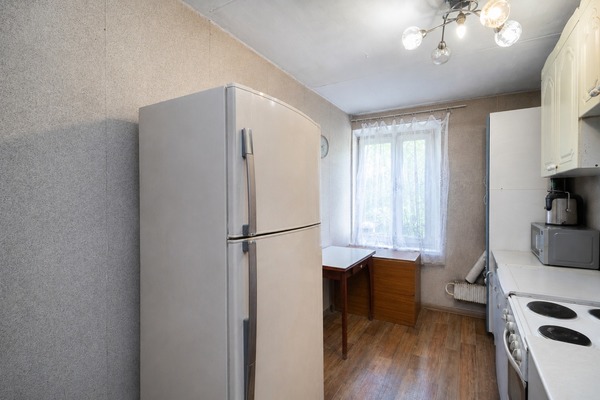 Продам трехкомнатную (3-комн.) квартиру, Рябиновая ул, 8к1, Москва г