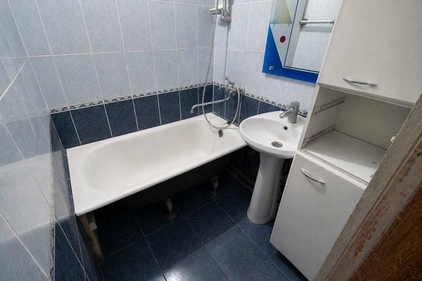 Продам трехкомнатную (3-комн.) квартиру, Рябиновая ул, 8к1, Москва г