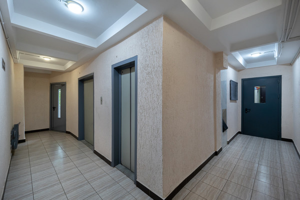 Продам трехкомнатную (3-комн.) квартиру, Рябиновая ул, 8к1, Москва г