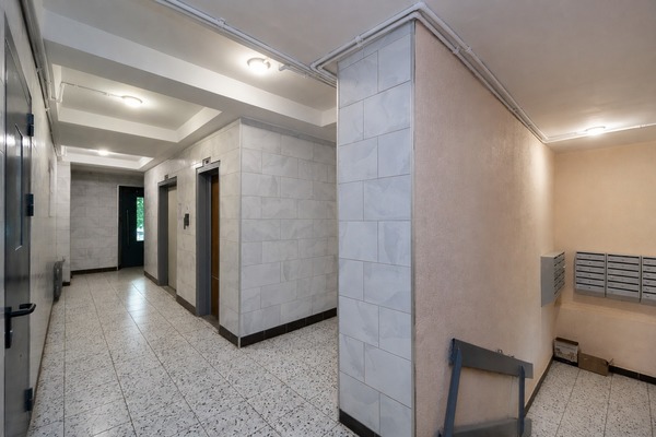 Продам трехкомнатную (3-комн.) квартиру, Рябиновая ул, 8к1, Москва г