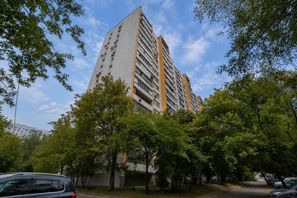 Продам трехкомнатную (3-комн.) квартиру, Рябиновая ул, 8к1, Москва г