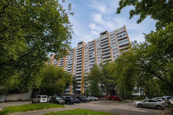 Продам трехкомнатную (3-комн.) квартиру, Рябиновая ул, 8к1, Москва г