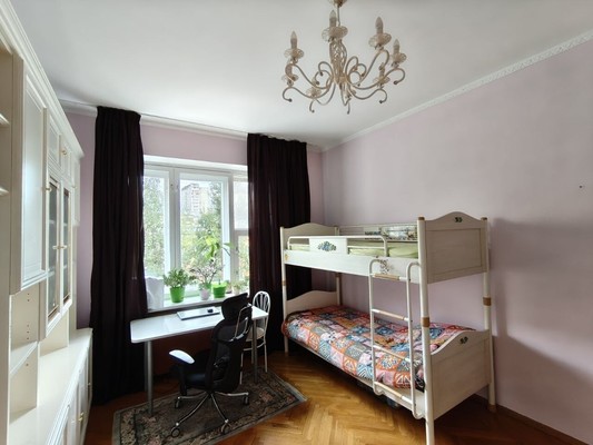 Продам трехкомнатную (3-комн.) квартиру, Олимпийский пр-кт, 10к1, Москва г