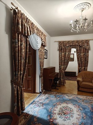 Продам трехкомнатную (3-комн.) квартиру, Олимпийский пр-кт, 10к1, Москва г