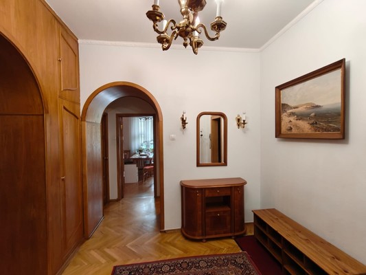 Продам трехкомнатную (3-комн.) квартиру, Олимпийский пр-кт, 10к1, Москва г