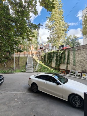 Продам трехкомнатную (3-комн.) квартиру, Олимпийский пр-кт, 10к1, Москва г