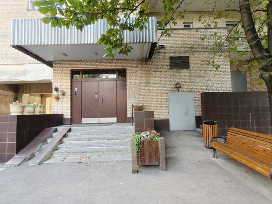 Продам трехкомнатную (3-комн.) квартиру, Олимпийский пр-кт, 10к1, Москва г