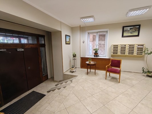 Продам трехкомнатную (3-комн.) квартиру, Олимпийский пр-кт, 10к1, Москва г