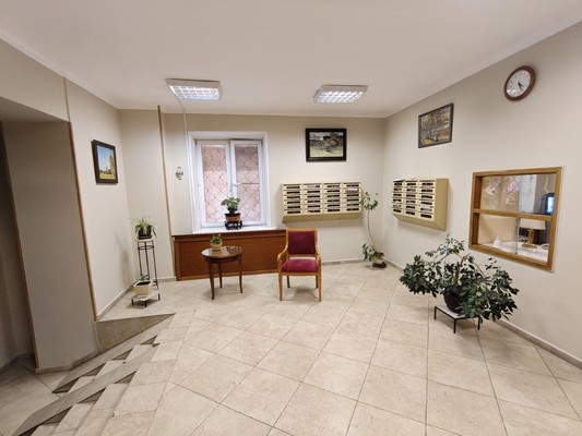 Продам трехкомнатную (3-комн.) квартиру, Олимпийский пр-кт, 10к1, Москва г