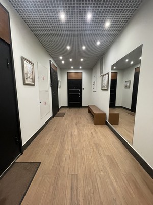 Продам трехкомнатную (3-комн.) квартиру, Олимпийский пр-кт, 10к1, Москва г