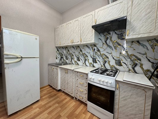 Продам трехкомнатную (3-комн.) квартиру, Севастопольская ул, 12к11, Комсомольск-на-Амуре г