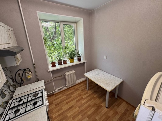 Продам трехкомнатную (3-комн.) квартиру, Севастопольская ул, 12к11, Комсомольск-на-Амуре г