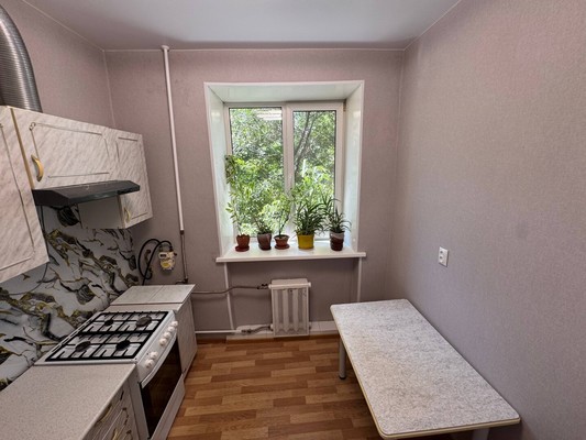 Продам трехкомнатную (3-комн.) квартиру, Севастопольская ул, 12к11, Комсомольск-на-Амуре г