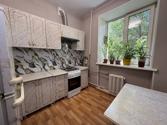 Продам трехкомнатную (3-комн.) квартиру, Севастопольская ул, 12к11, Комсомольск-на-Амуре г