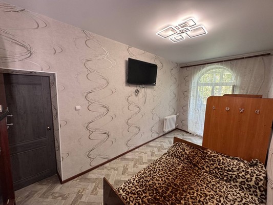 Продам трехкомнатную (3-комн.) квартиру, Севастопольская ул, 12к11, Комсомольск-на-Амуре г