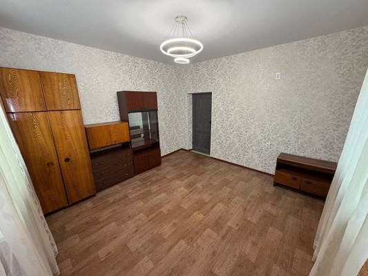 Продам трехкомнатную (3-комн.) квартиру, Севастопольская ул, 12к11, Комсомольск-на-Амуре г