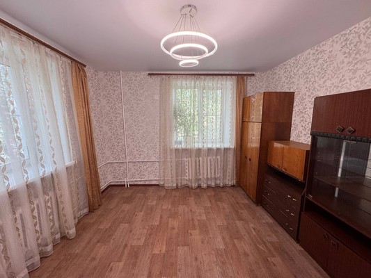 Продам трехкомнатную (3-комн.) квартиру, Севастопольская ул, 12к11, Комсомольск-на-Амуре г