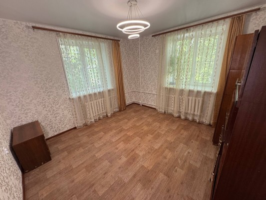 Продам трехкомнатную (3-комн.) квартиру, Севастопольская ул, 12к11, Комсомольск-на-Амуре г