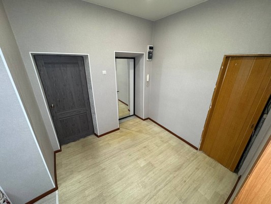 Продам трехкомнатную (3-комн.) квартиру, Севастопольская ул, 12к11, Комсомольск-на-Амуре г