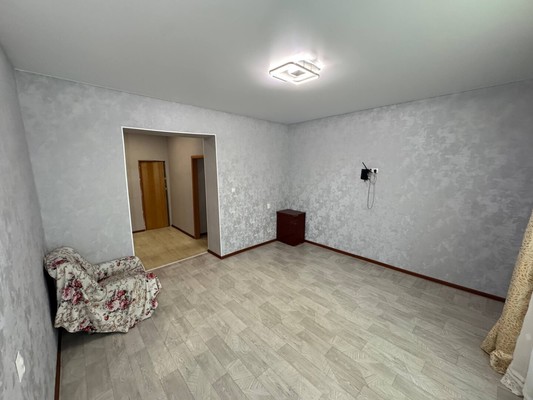 Продам трехкомнатную (3-комн.) квартиру, Севастопольская ул, 12к11, Комсомольск-на-Амуре г