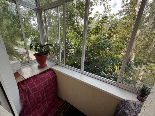 Продам трехкомнатную (3-комн.) квартиру, Севастопольская ул, 12к11, Комсомольск-на-Амуре г