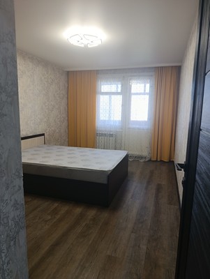 Продам трехкомнатную (3-комн.) квартиру, Тренева ул, 8, Симферополь г