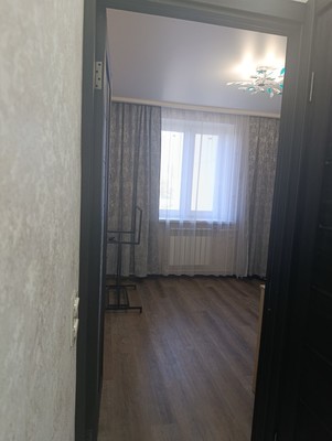 Продам трехкомнатную (3-комн.) квартиру, Тренева ул, 8, Симферополь г