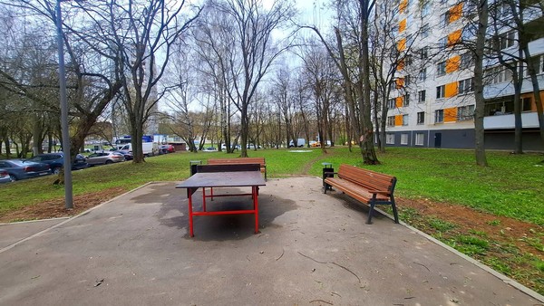Продам комнату в 2-комн. квартире, Днепропетровская ул, 27к1, Москва г